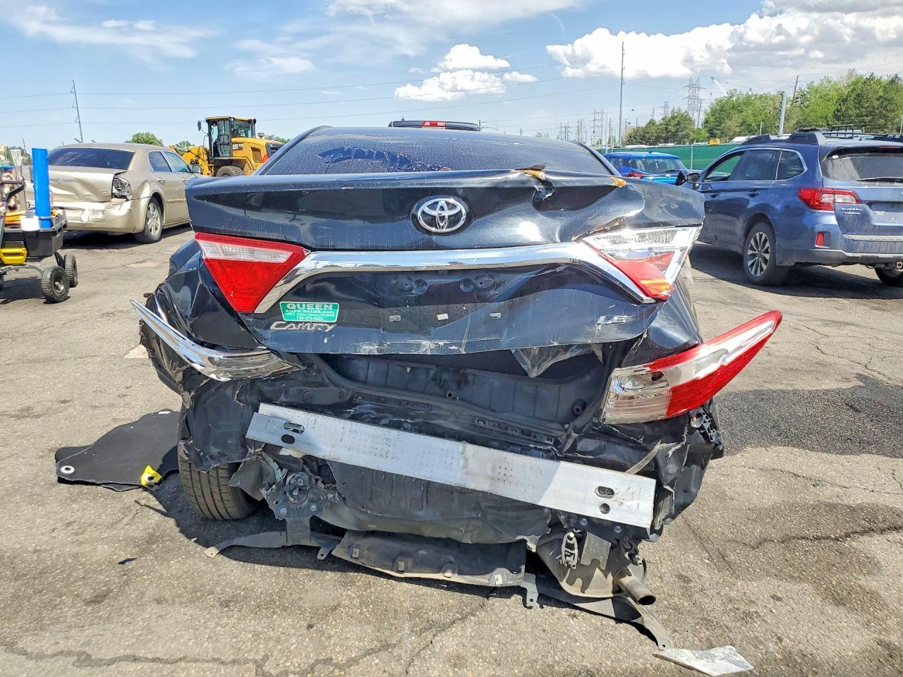 2015 Toyota Camry Le - zdjęcie 6