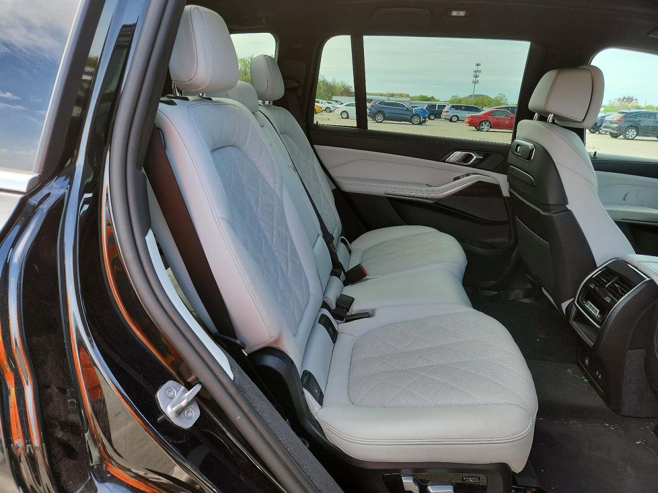 2025 BMW X7 xDrive40I - zdjęcie 11