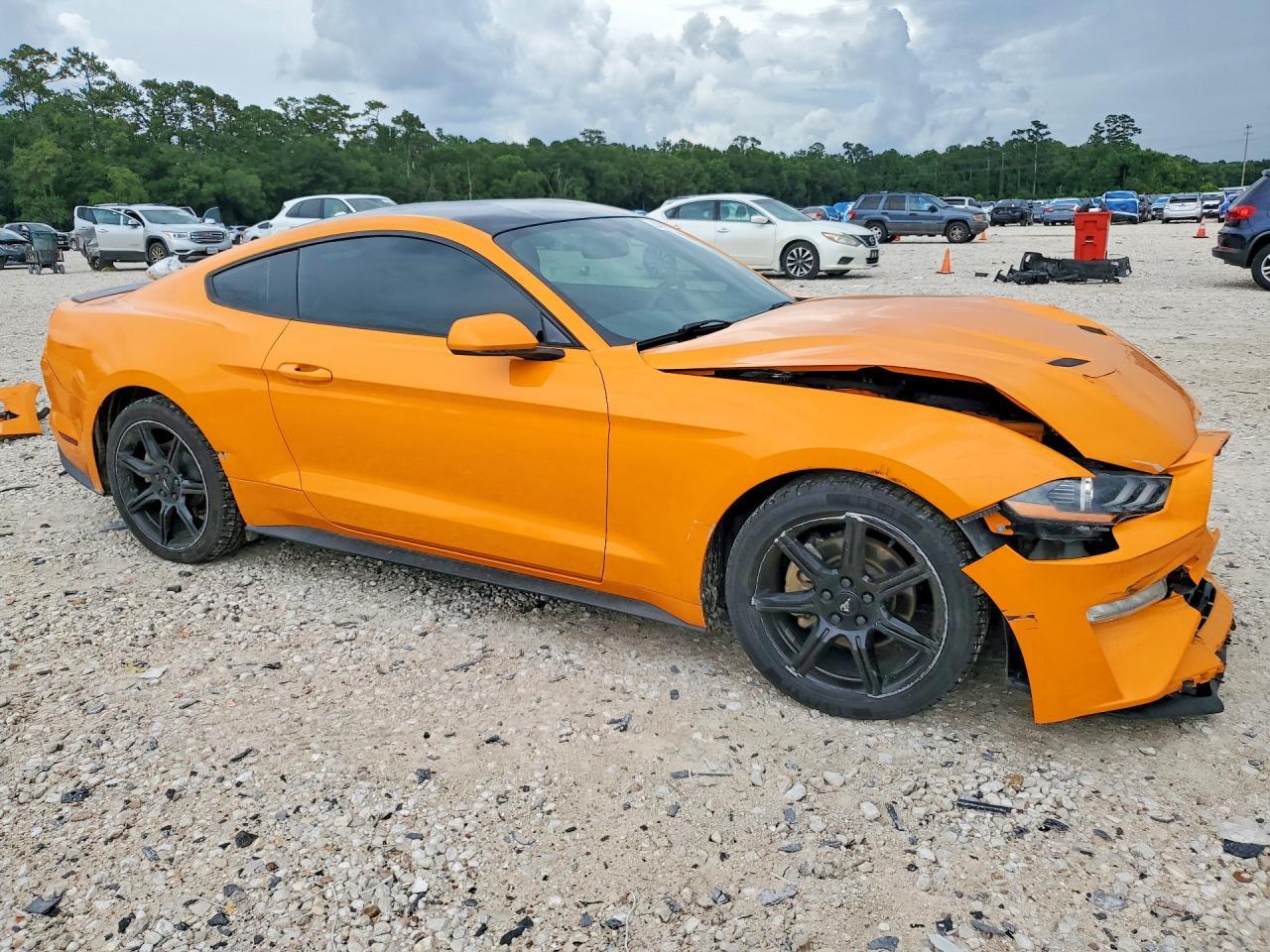 2019 Ford Mustang - zdjęcie 4
