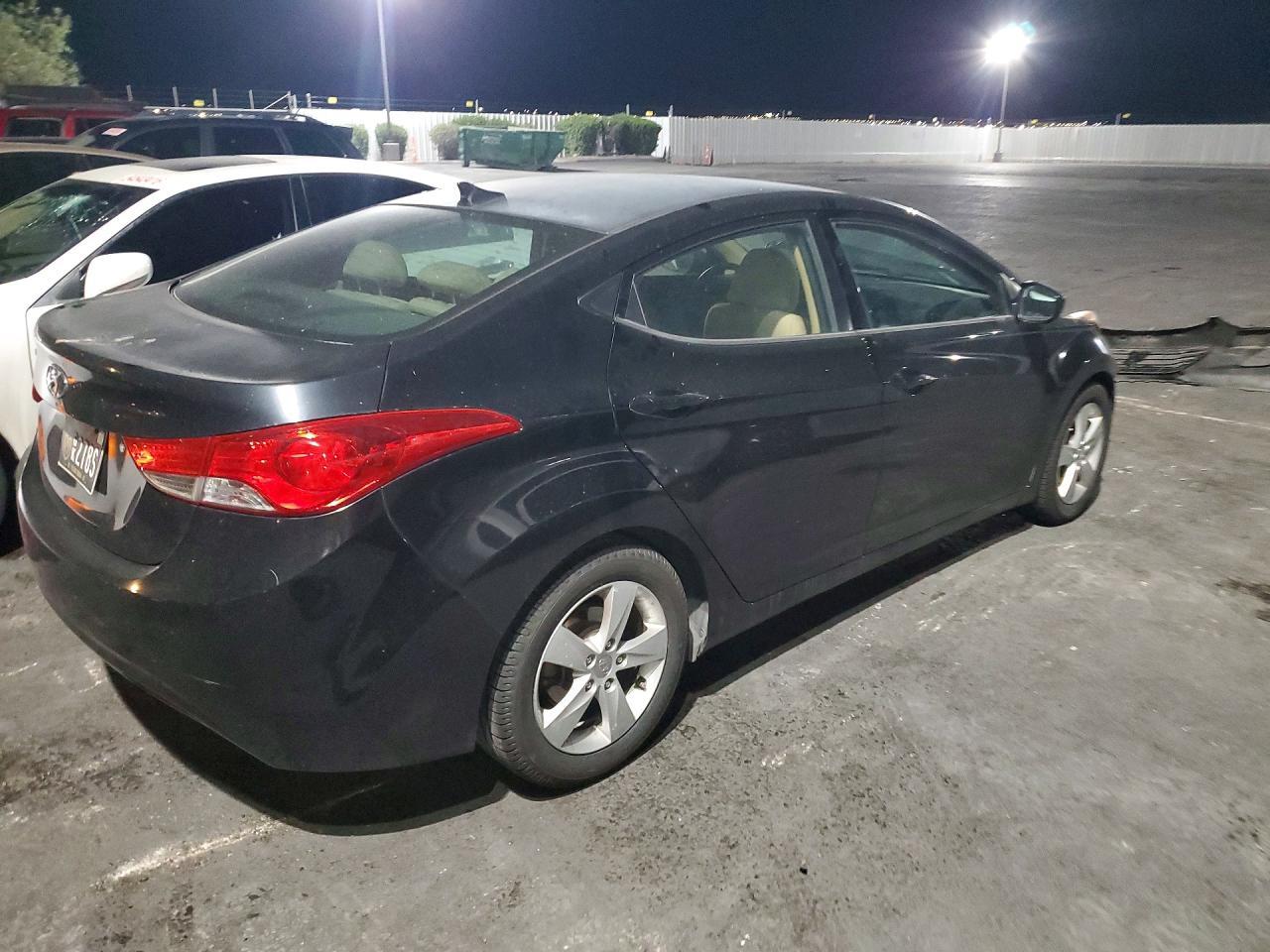 2013 Hyundai Elantra Gls - zdjęcie 3