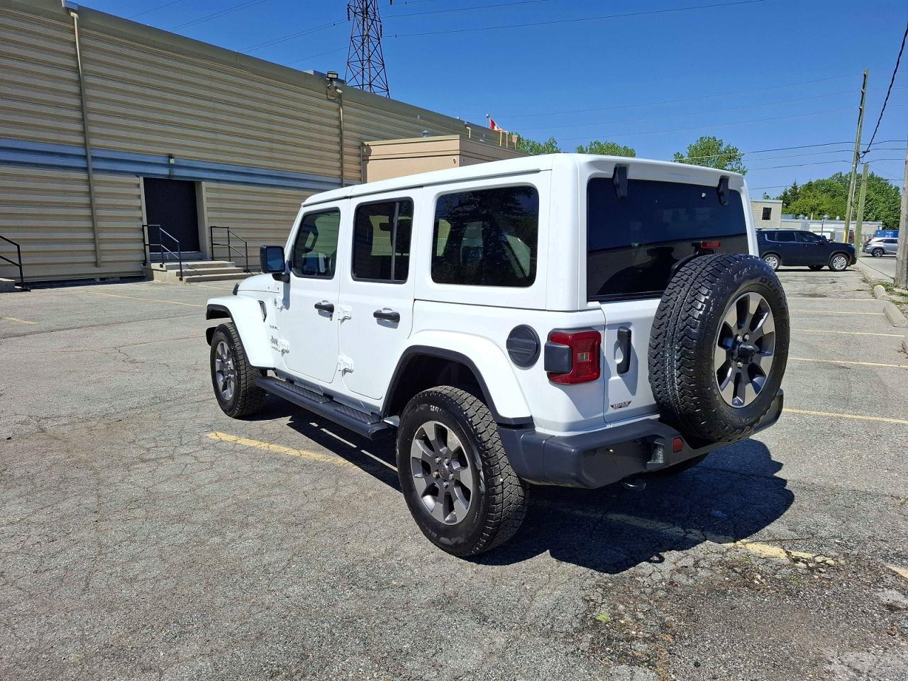 2021 Jeep Wrangler Unlimited Sahara - zdjęcie 3