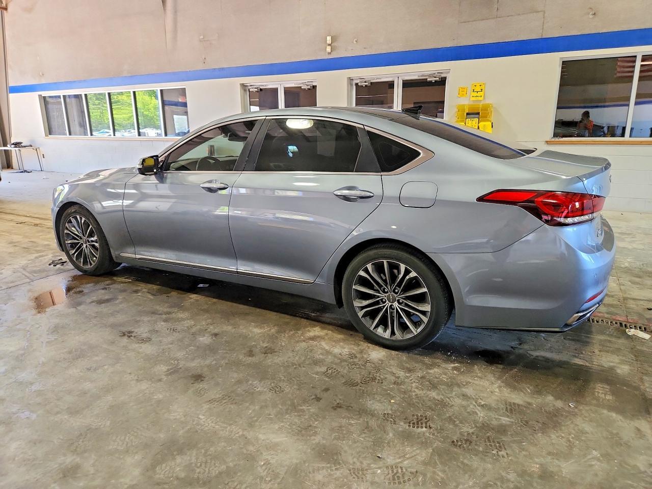 2015 Hyundai Genesis 3.8L - zdjęcie 2