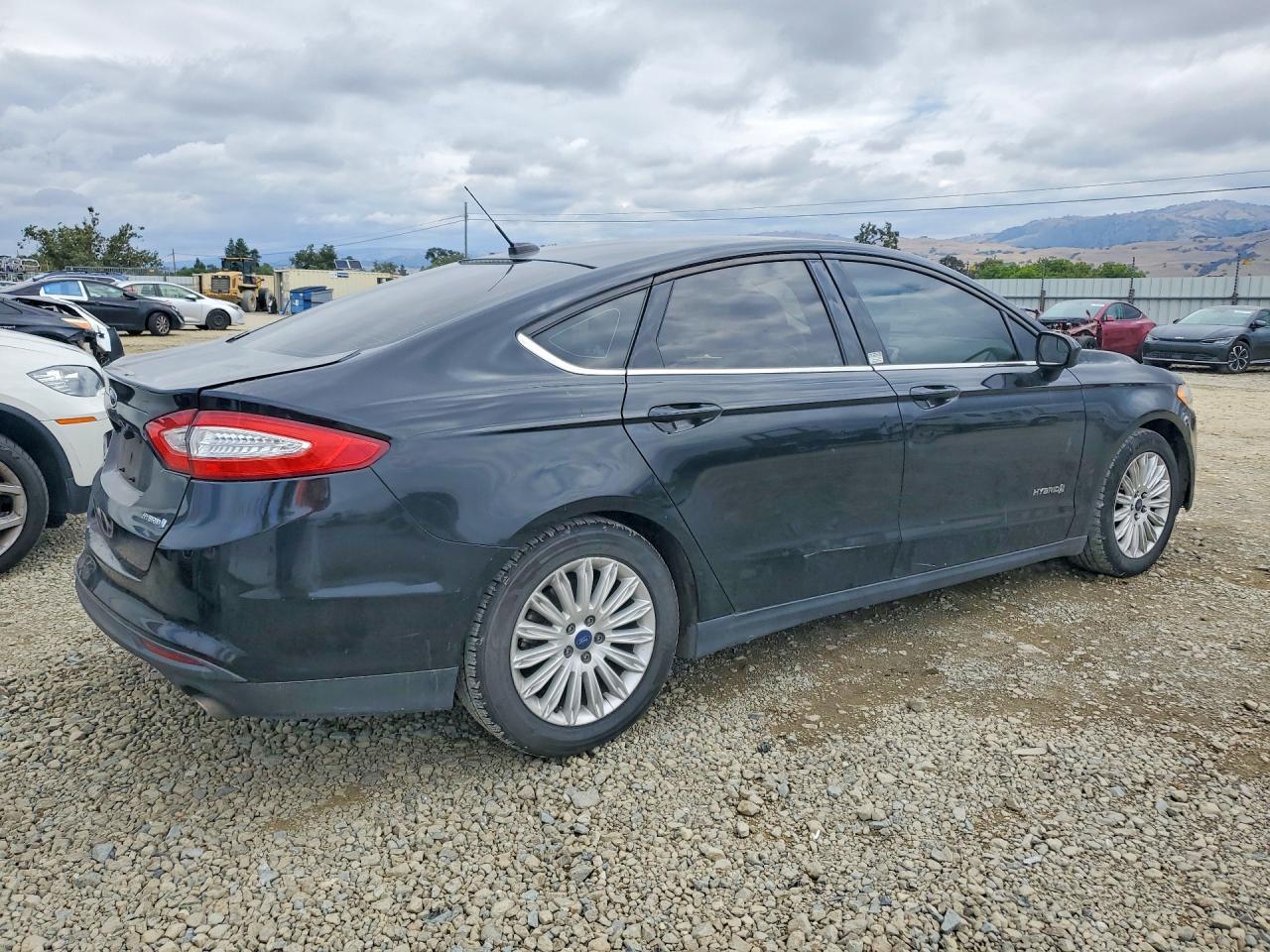 2016 Ford Fusion S Hybrid - zdjęcie 3