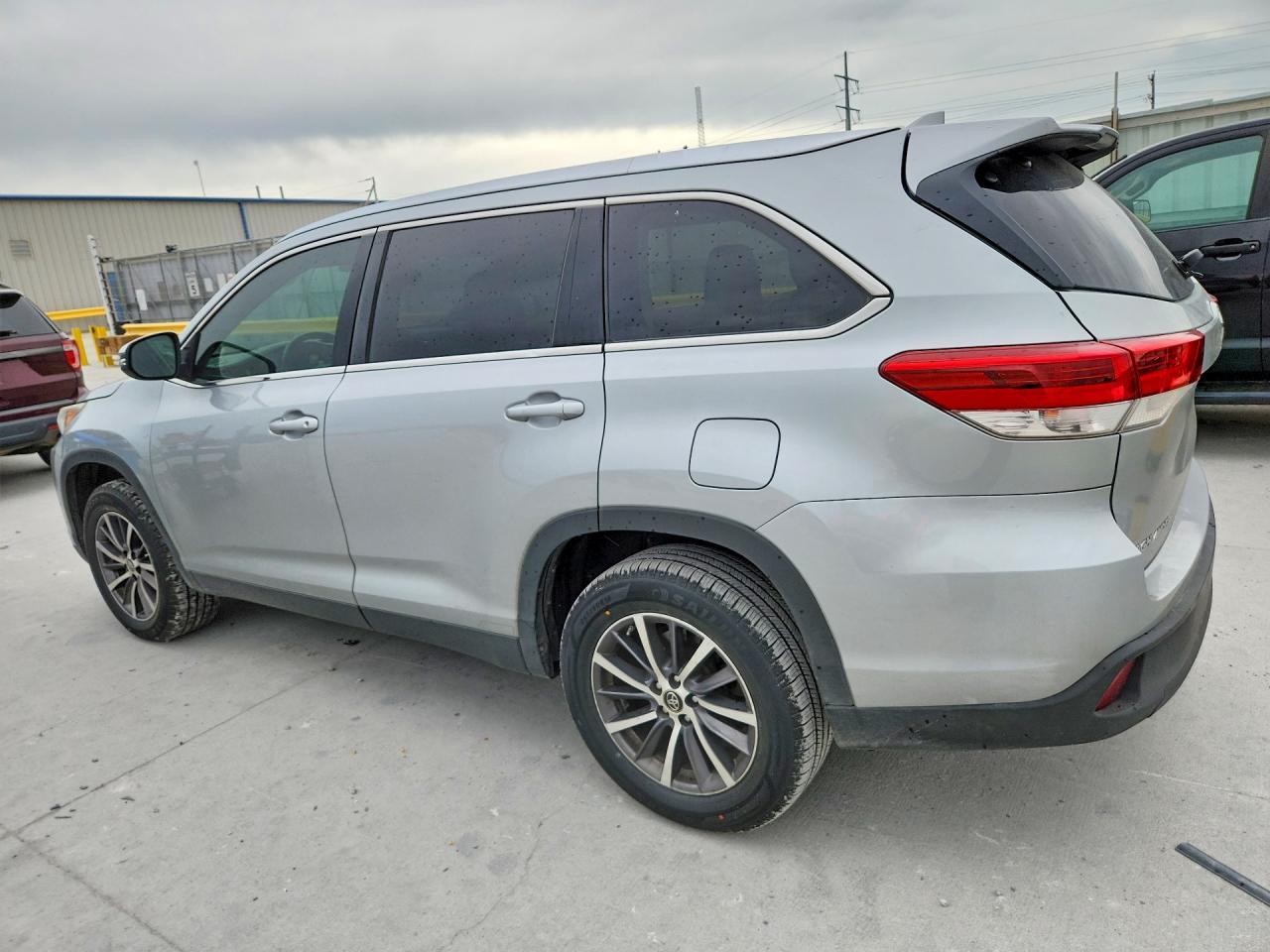 2019 Toyota Highlander Xle - zdjęcie 2