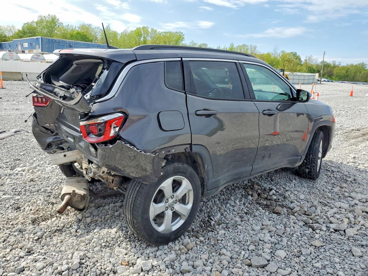 2019 Jeep Compass Latitude - zdjęcie 3