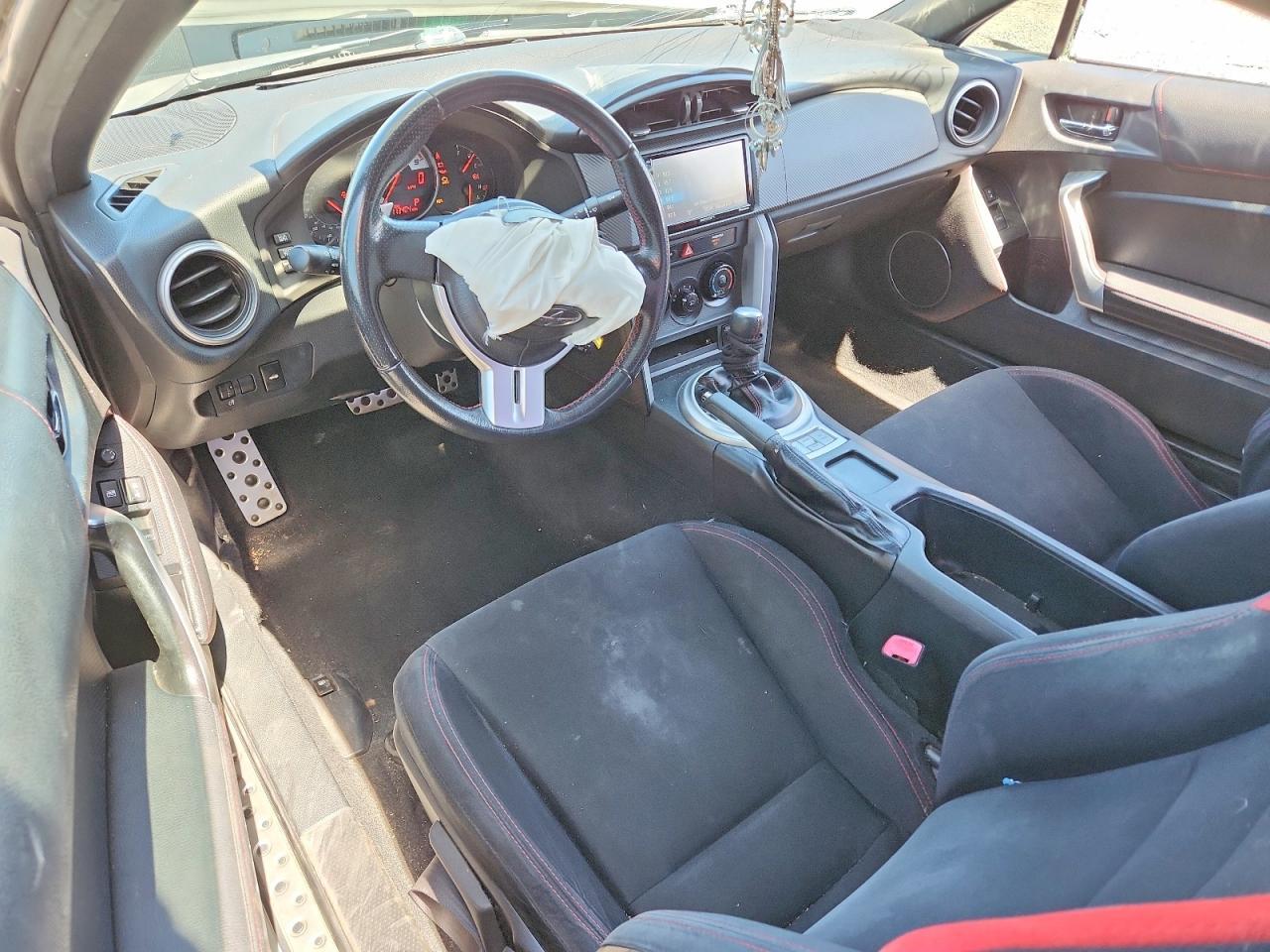 2016 Toyota Scion - zdjęcie 8