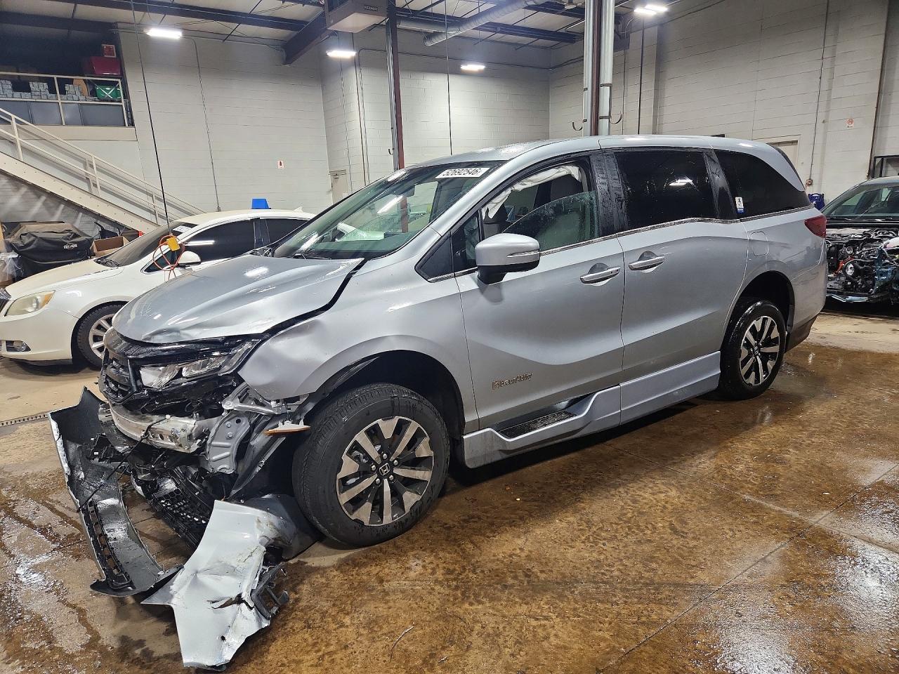 2026 Honda Odyssey Exl - zdjęcie główne