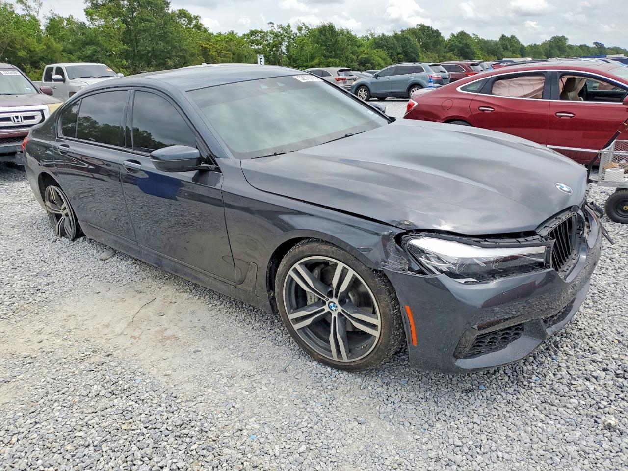 2019 BMW 740 I - zdjęcie 4