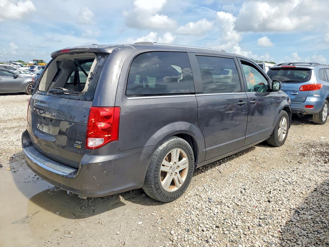 2019 Dodge Grand Caravan Sxt - zdjęcie 3