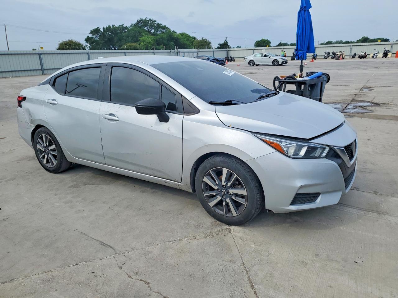 2021 Nissan Versa Sv - zdjęcie 4