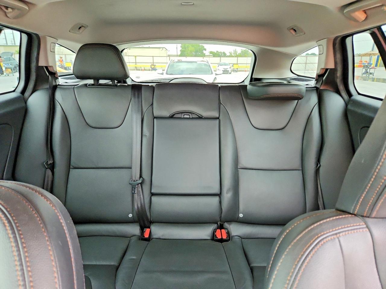 2016 Volvo V60 Cross Country Platinum - zdjęcie 10