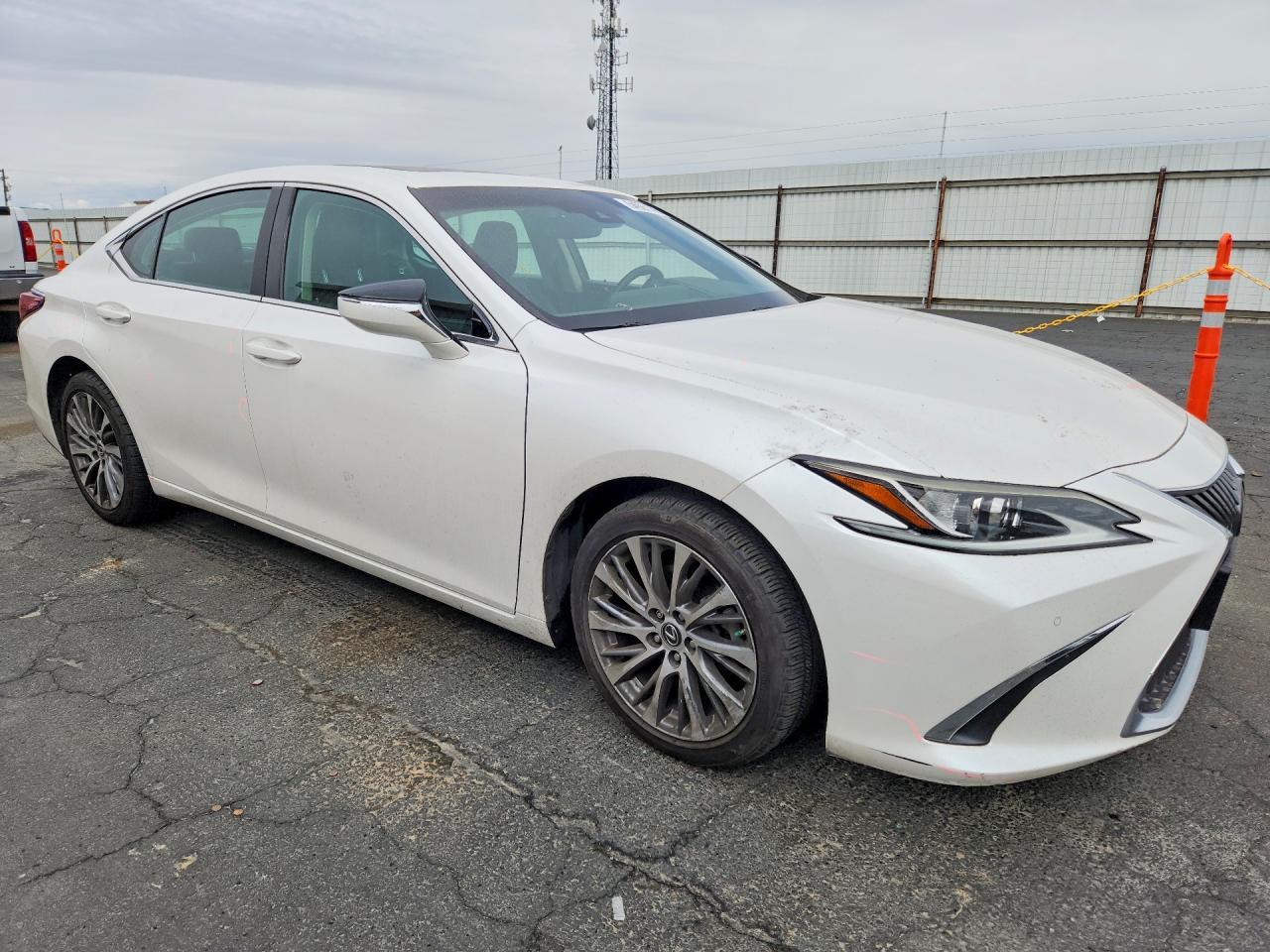 2019 Lexus Es 350 - zdjęcie 4