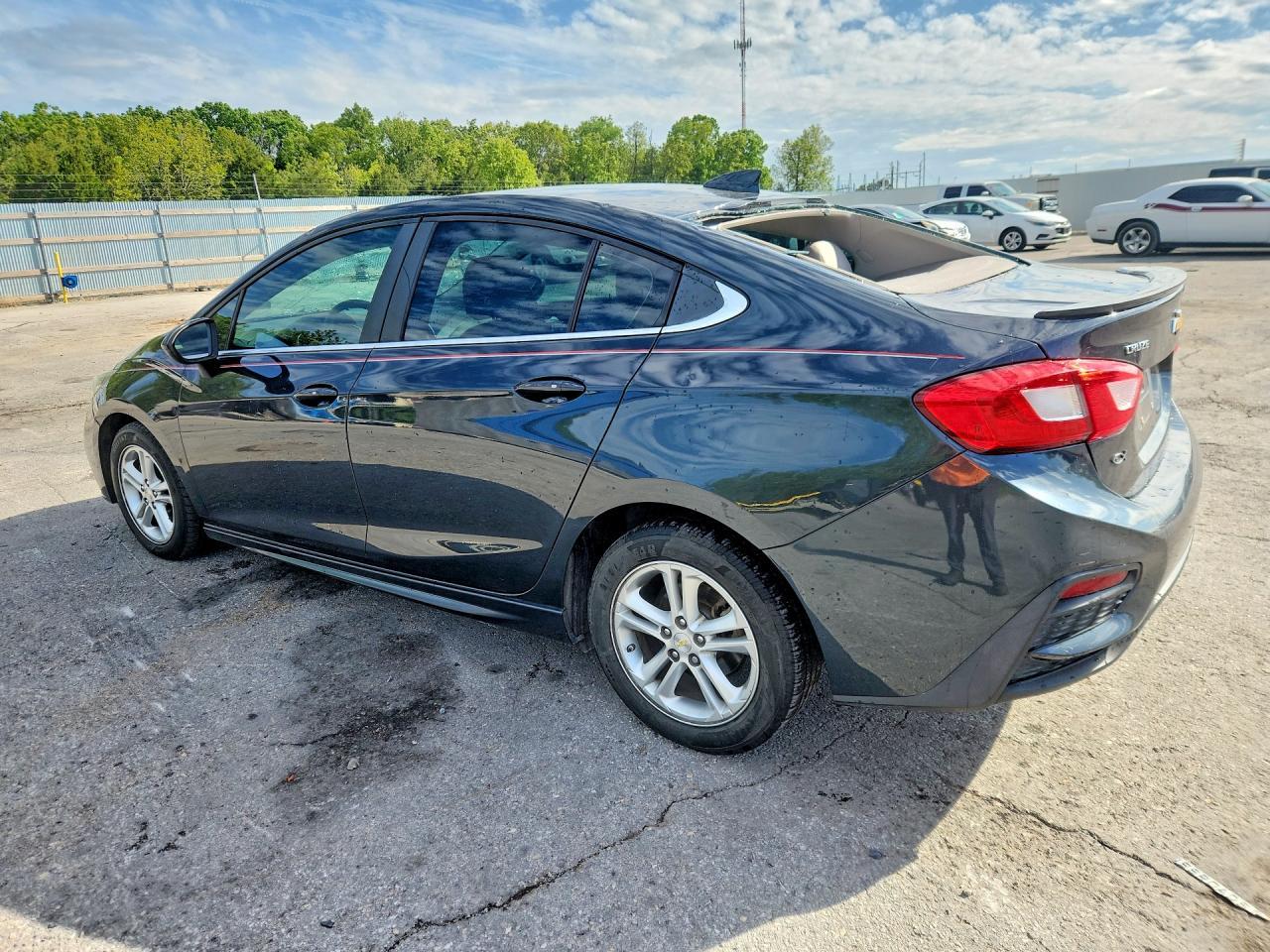 2018 Chevrolet Cruze Lt - zdjęcie 2