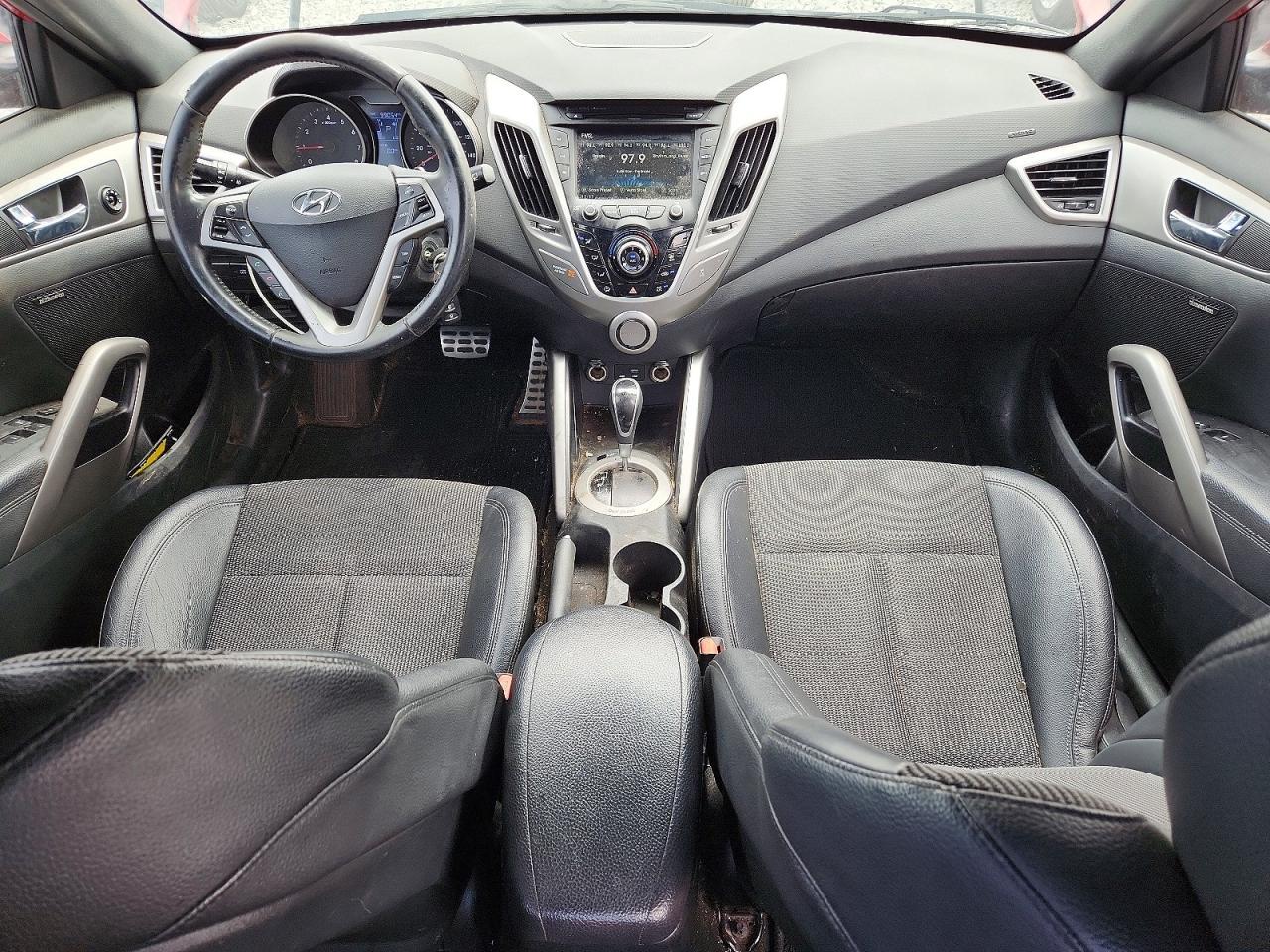 2016 Hyundai Veloster Base - zdjęcie 8