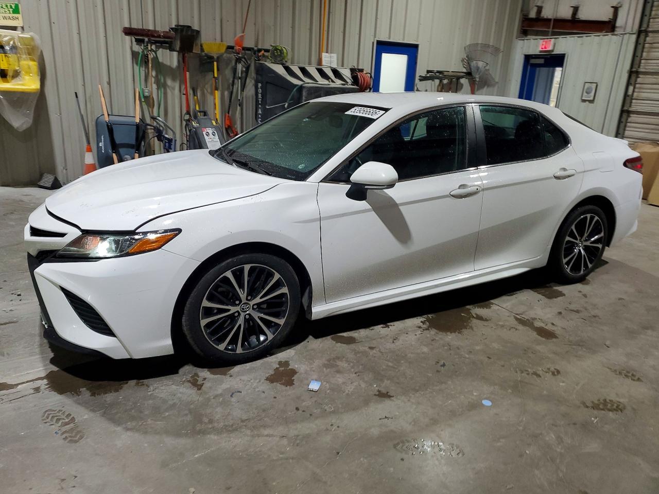 2018 Toyota Camry Se - zdjęcie główne