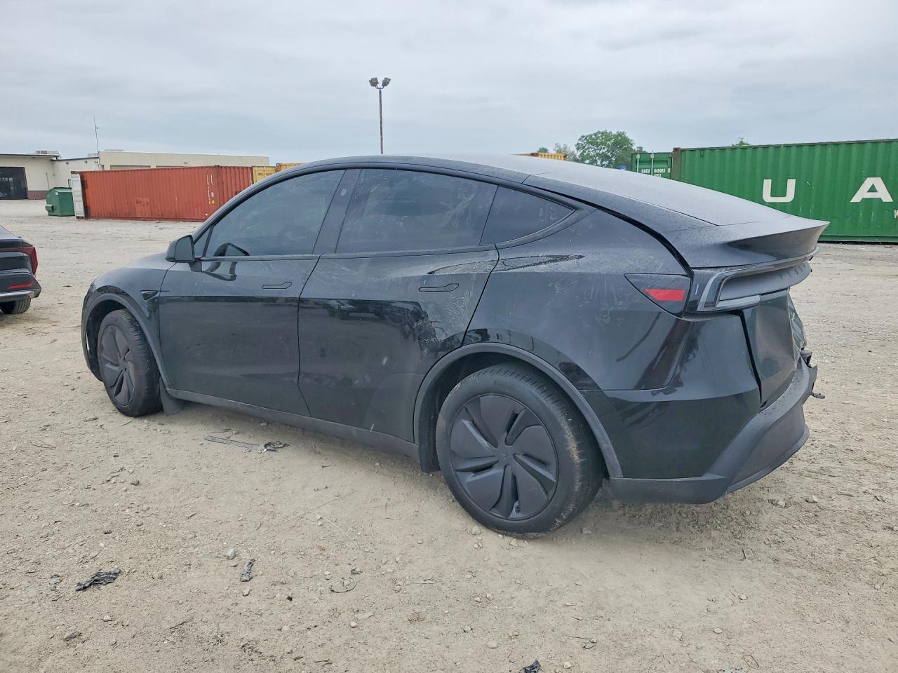 2026 Tesla Model Y - zdjęcie 2
