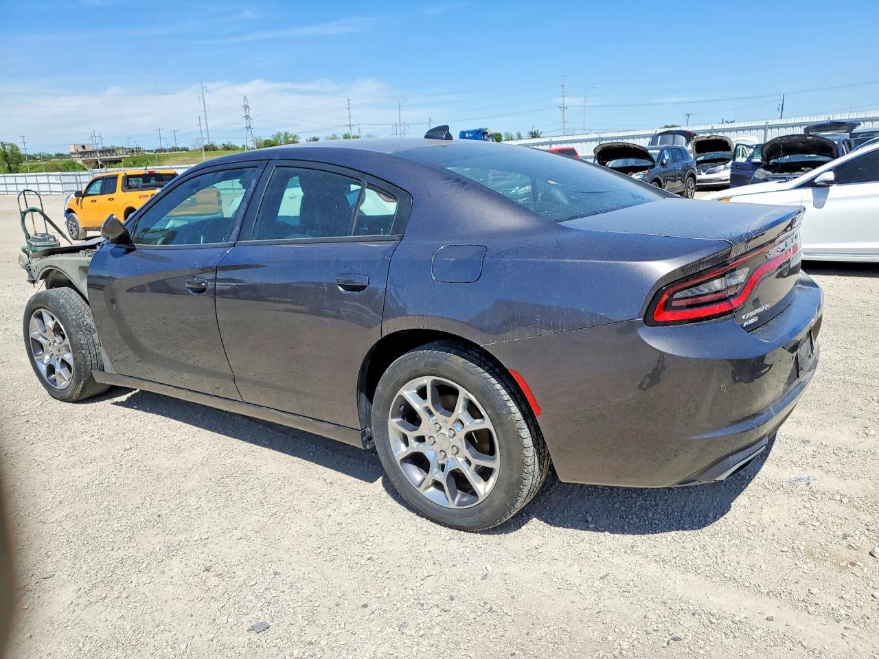 2015 Dodge Charger Sxt - zdjęcie 2