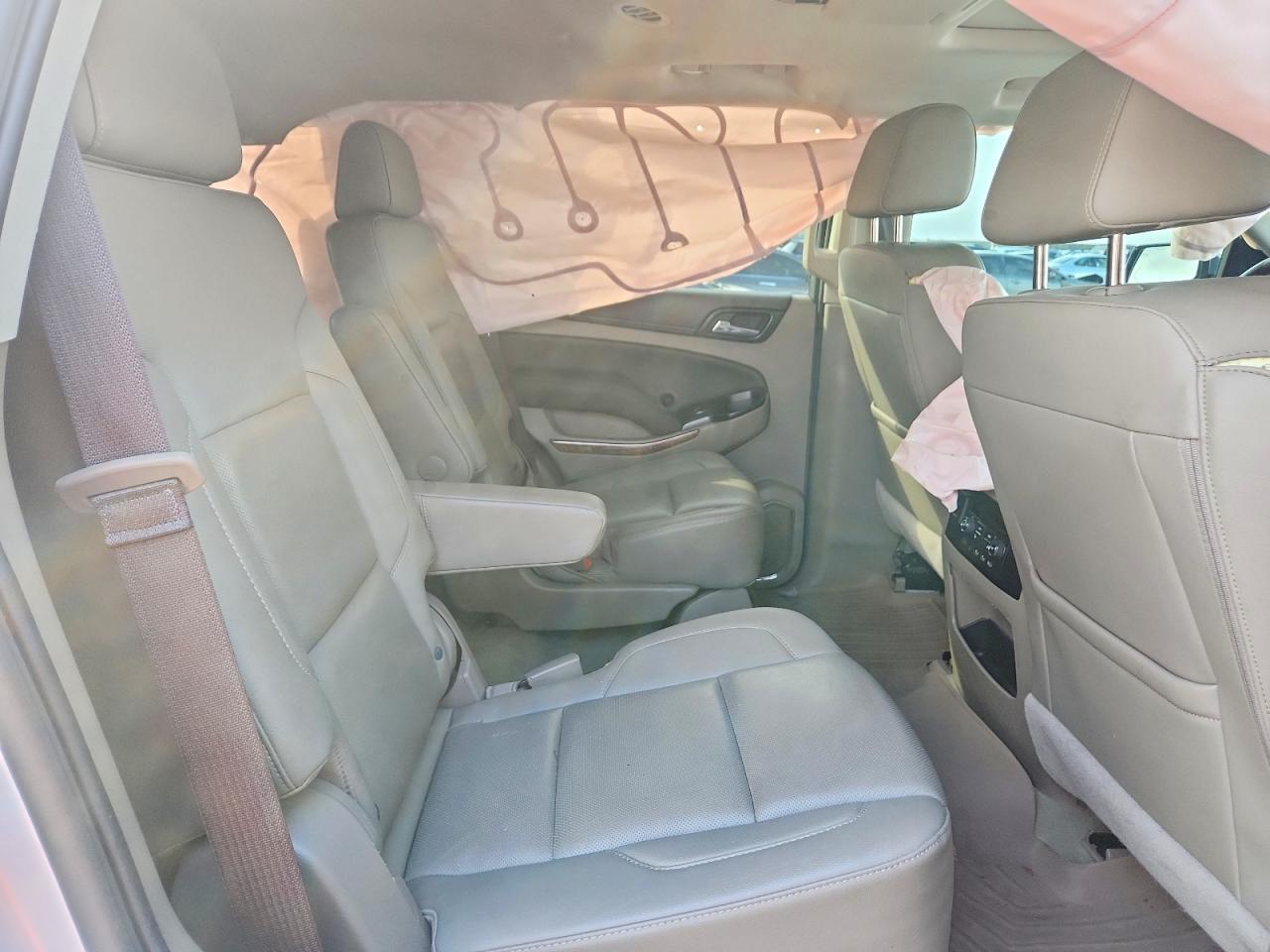 2017 Chevrolet Tahoe C1500 Premier - zdjęcie 11