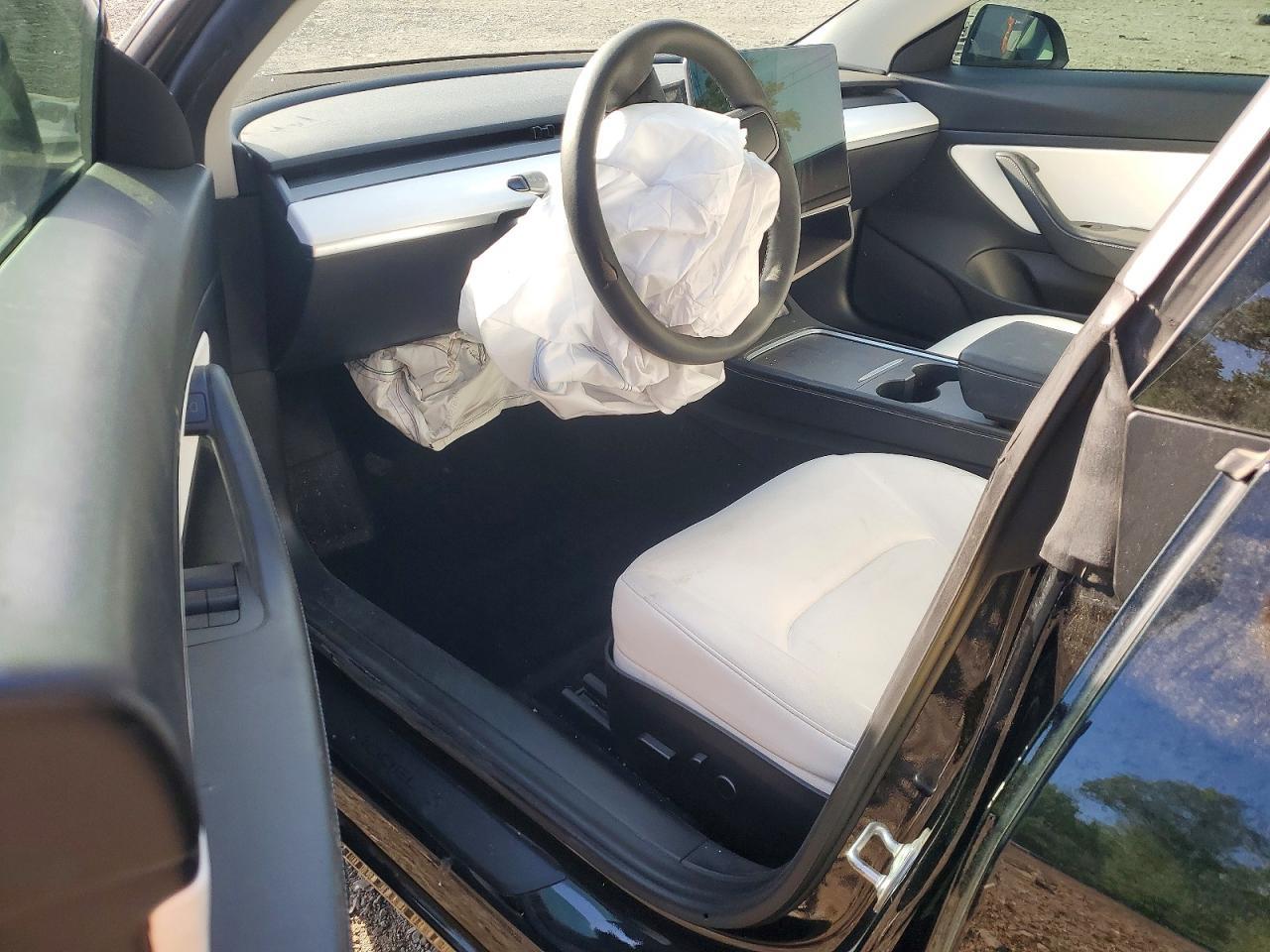 2021 Tesla Model 3 - zdjęcie 8