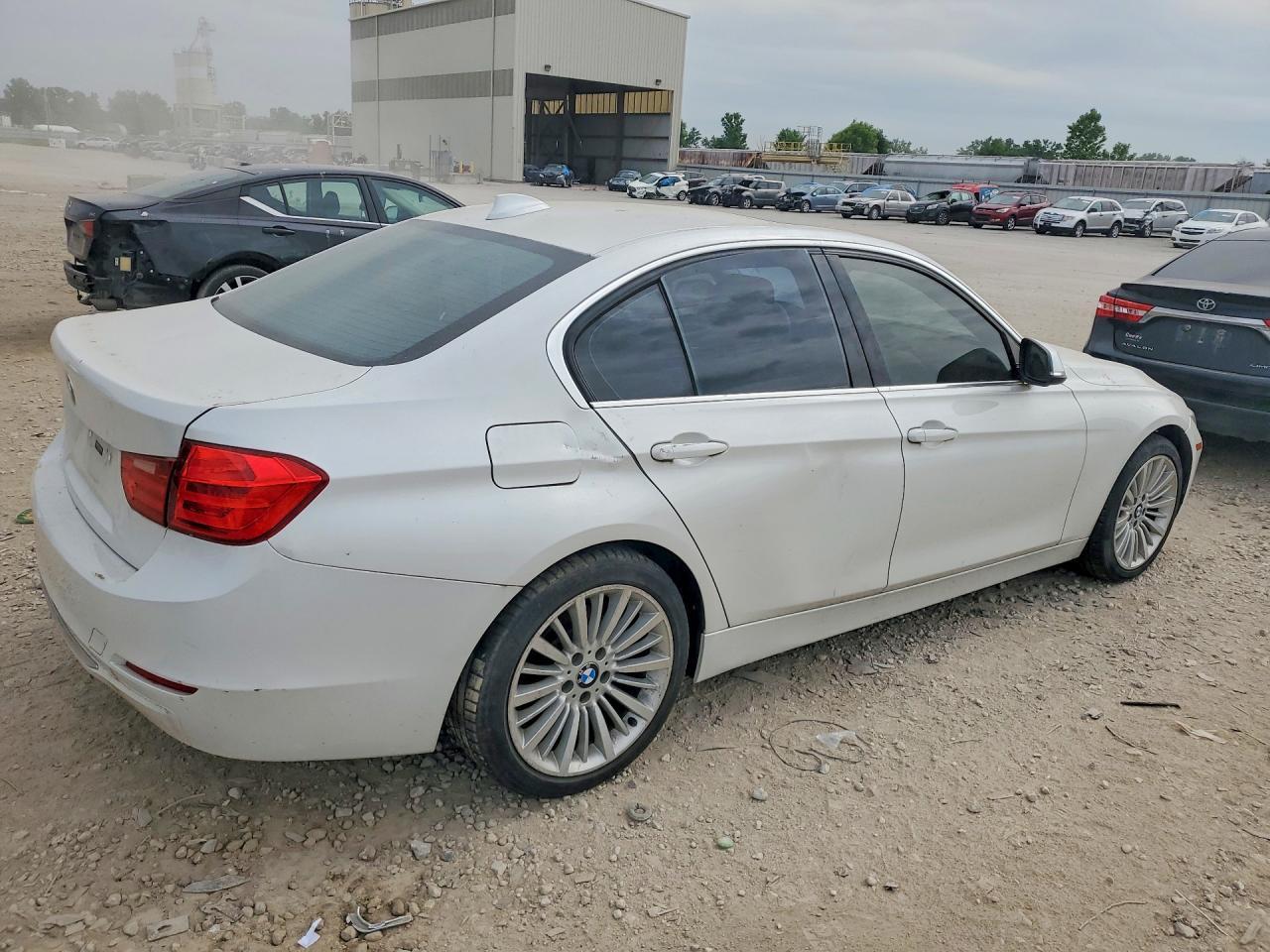 2013 BMW 328 Xi - zdjęcie 3