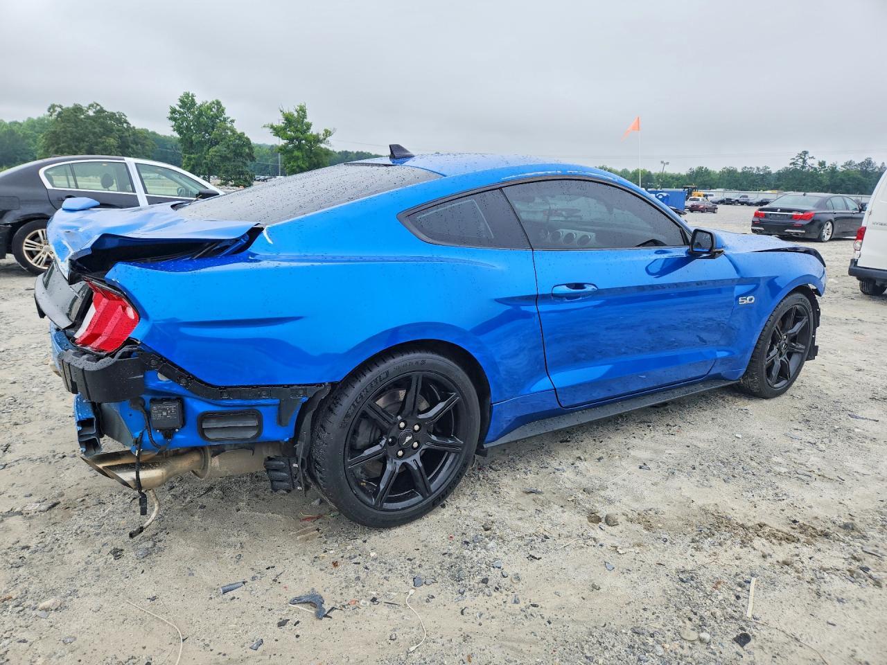 2021 Ford Mustang Gt - zdjęcie 3