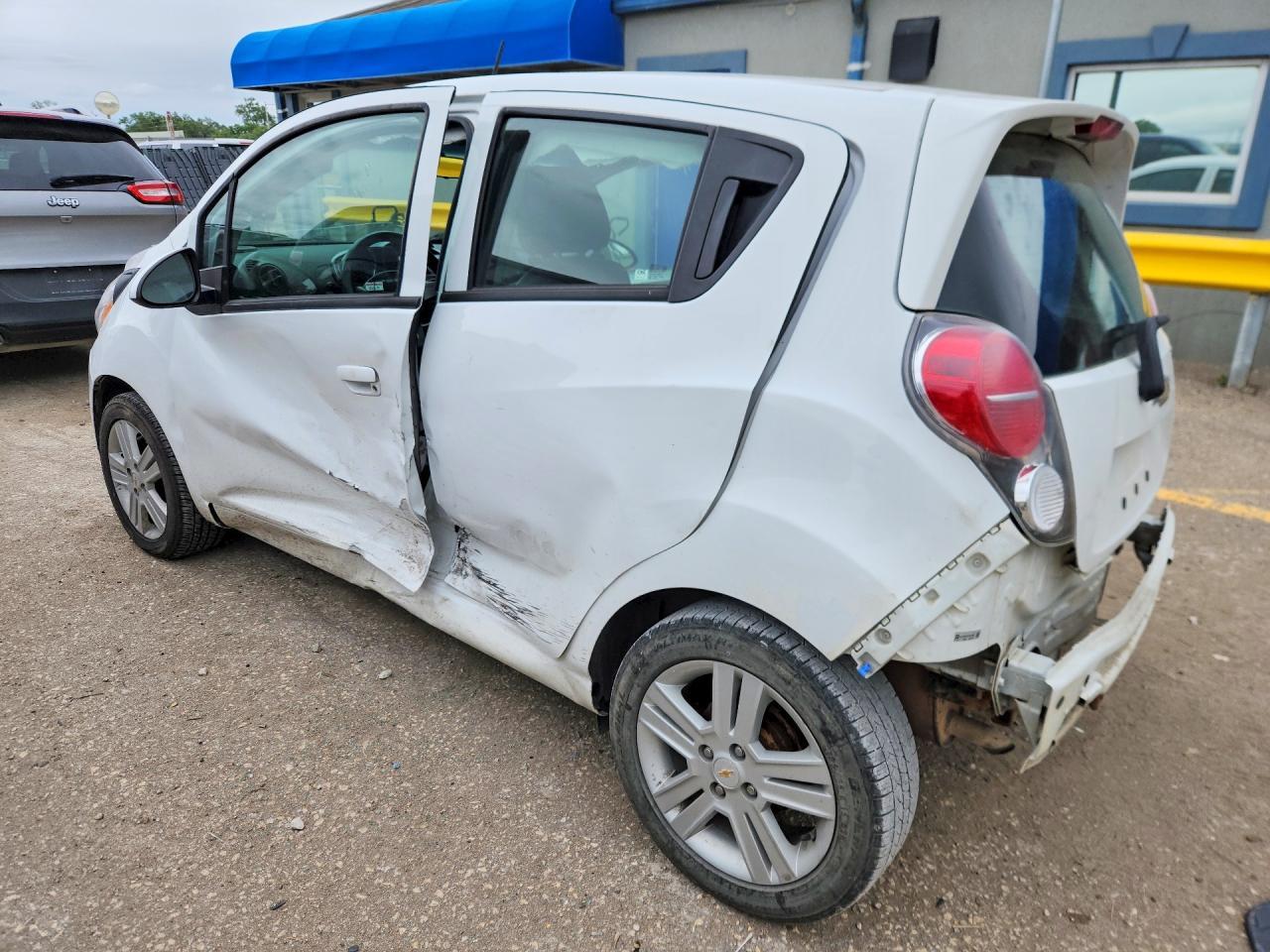 2015 Chevrolet Spark Ls - zdjęcie 2