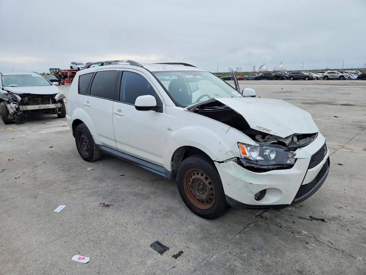 2013 Mitsubishi Outlander Es - zdjęcie 4