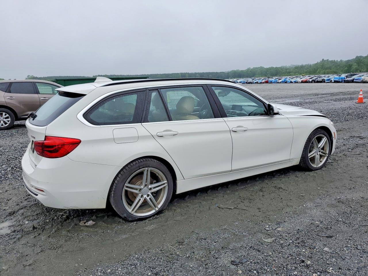 2017 BMW 330 Xi - zdjęcie 3