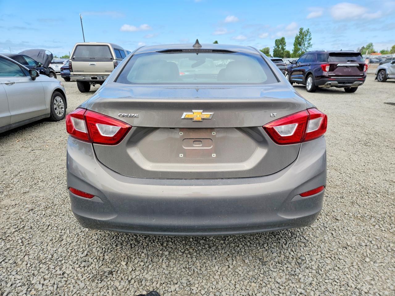 2018 Chevrolet Cruze Lt - zdjęcie 6