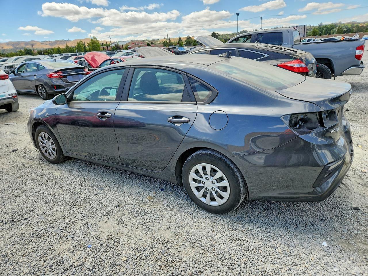 2021 Kia Forte Fe - zdjęcie 2