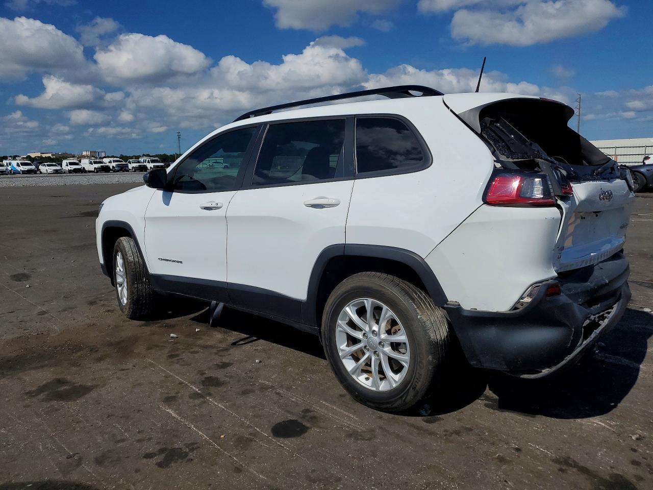 2022 Jeep Cherokee Latitude Lux - zdjęcie 2