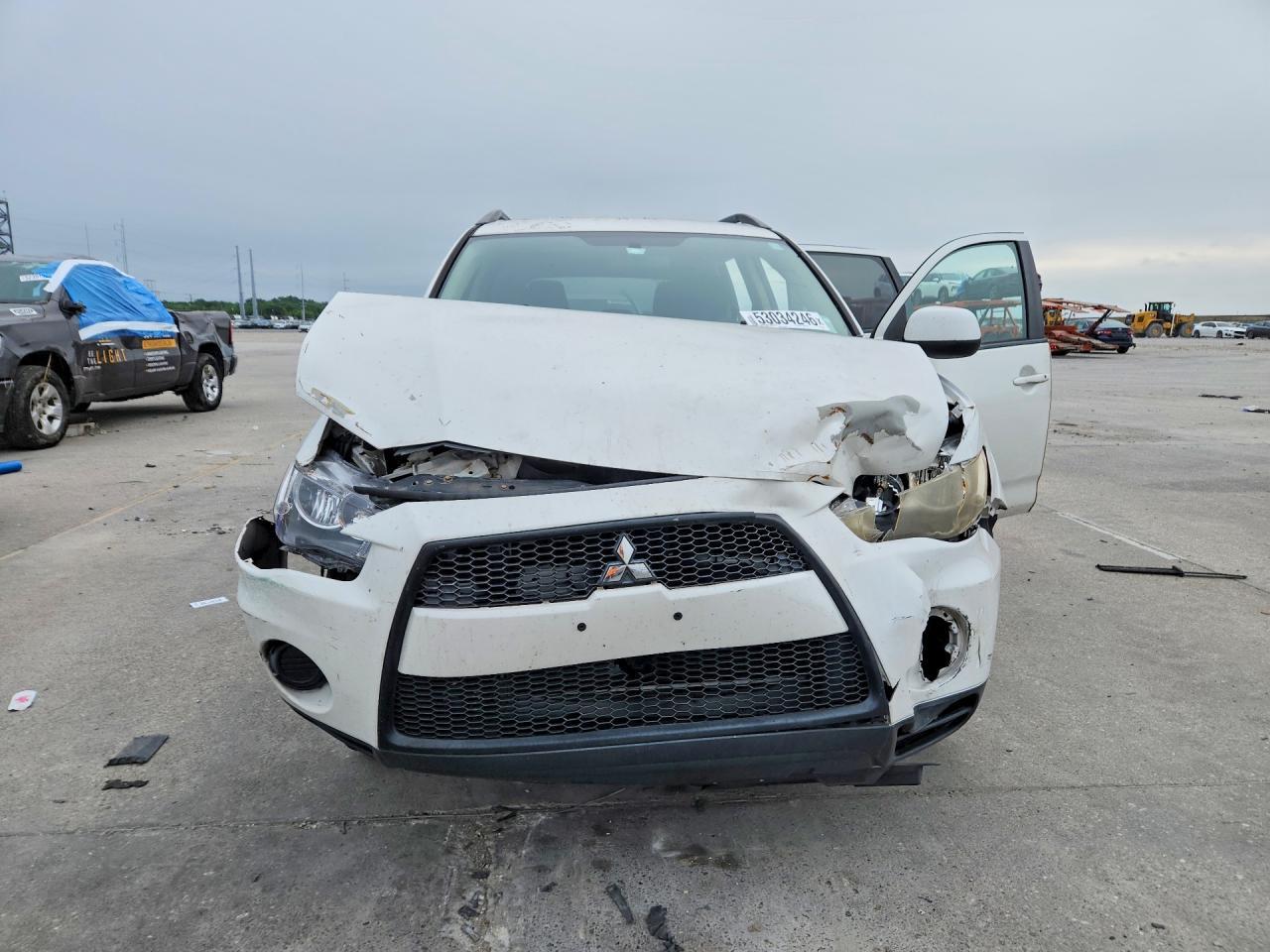2013 Mitsubishi Outlander Es - zdjęcie 5