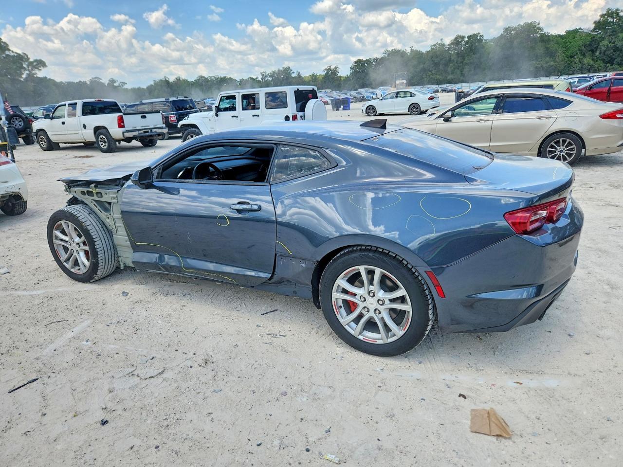 2023 Chevrolet Camaro Ls - zdjęcie 2