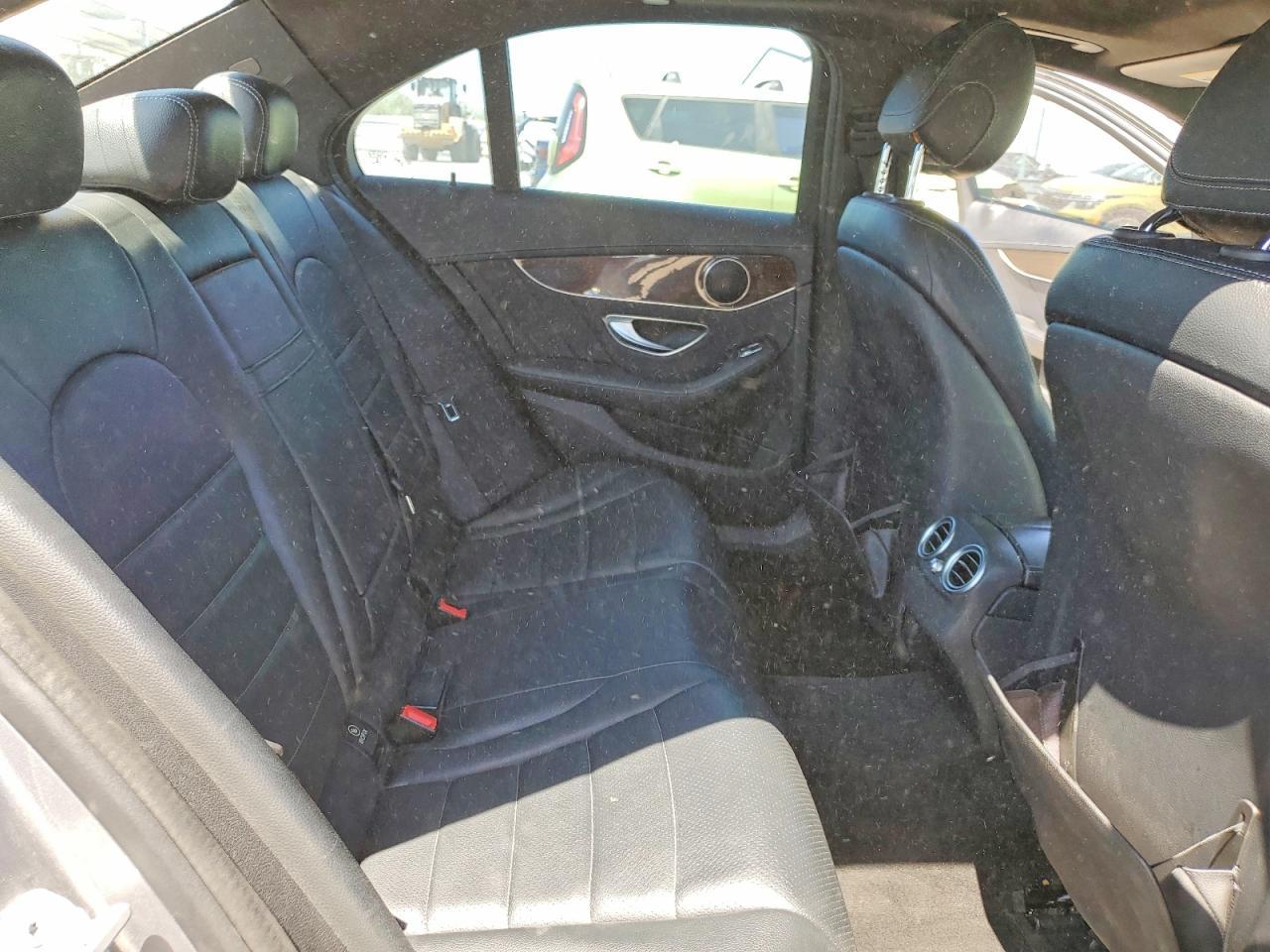 2015 Mercedes-Benz C 300 4Matic - zdjęcie 10