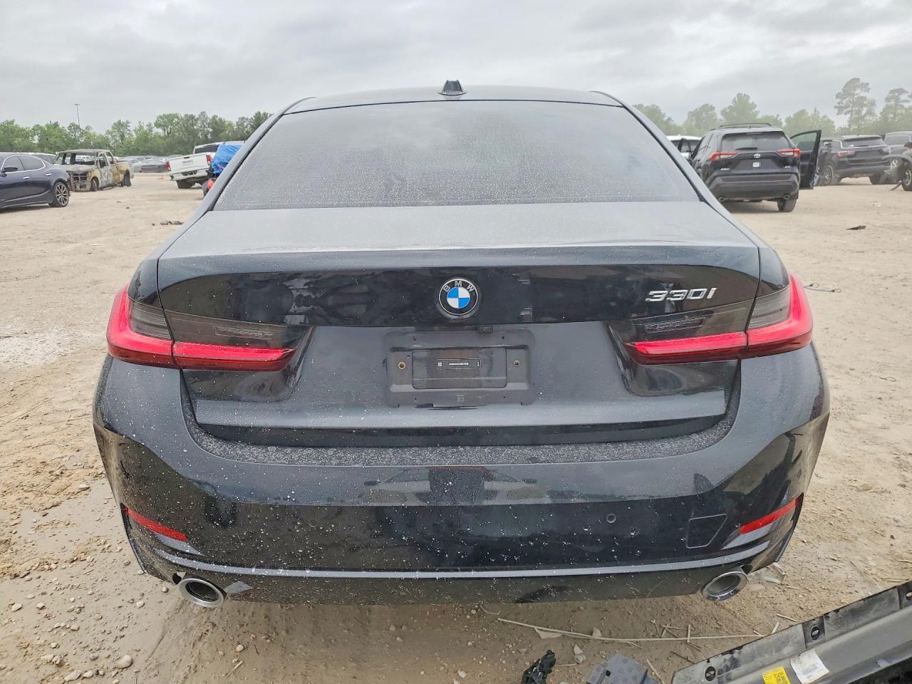 2025 BMW 330I - zdjęcie 6
