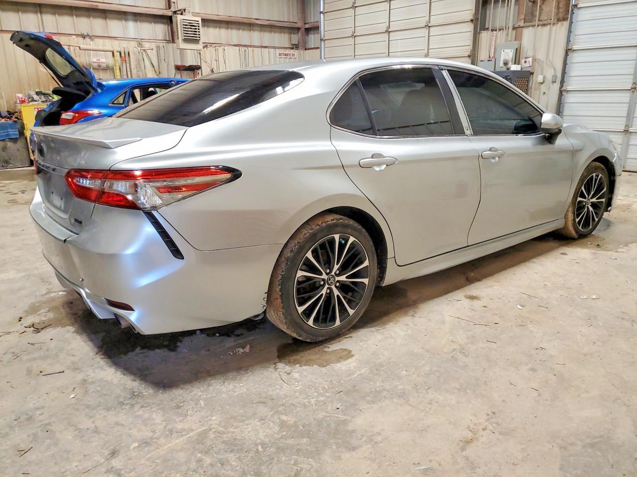 2018 Toyota Camry Se - zdjęcie 3