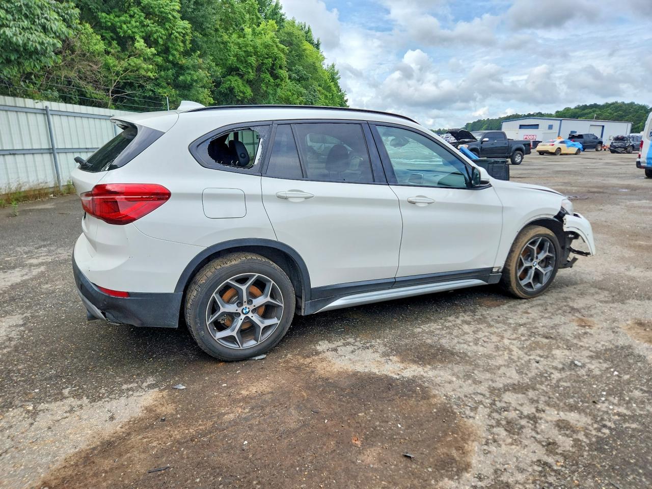 2017 BMW X1 Sdrive28I - zdjęcie 3