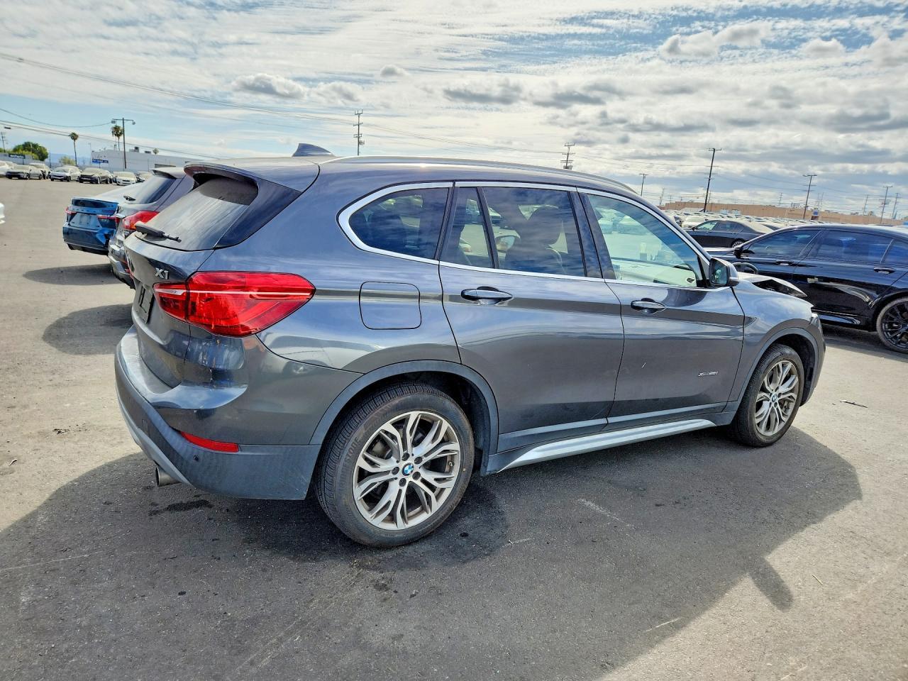 2016 BMW X1 xDrive28I - zdjęcie 3