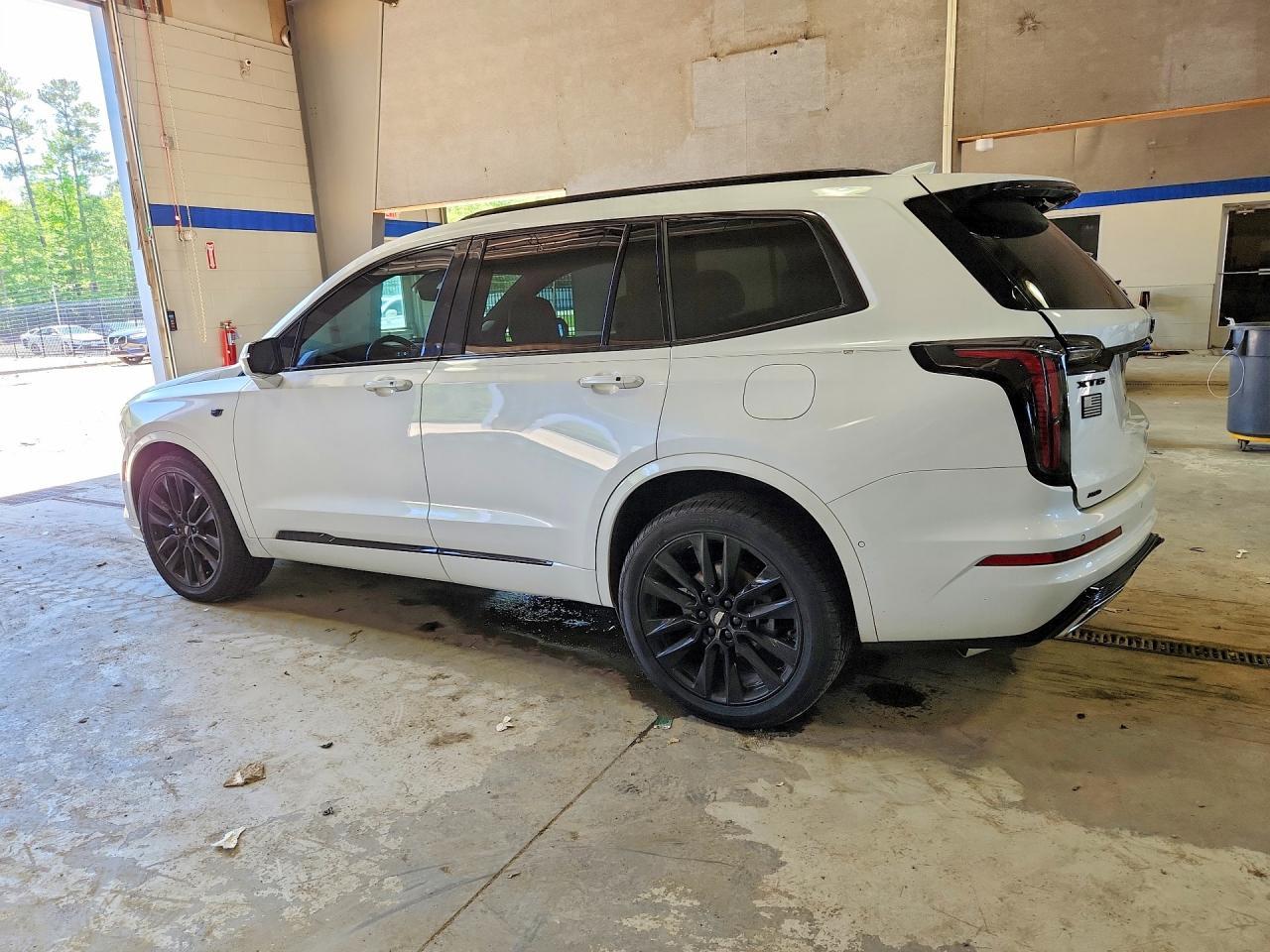 2021 Cadillac Xt6 Sport - zdjęcie 2