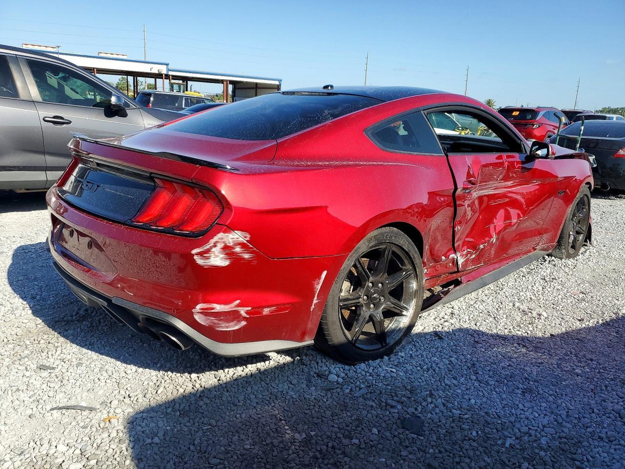 2019 Ford Mustang - zdjęcie 3