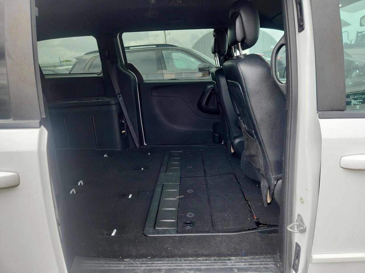 2014 Dodge Grand Caravan R - zdjęcie 11