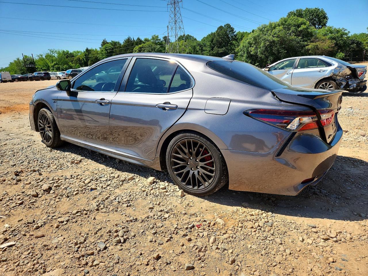 2023 Toyota Camry Se - zdjęcie 2