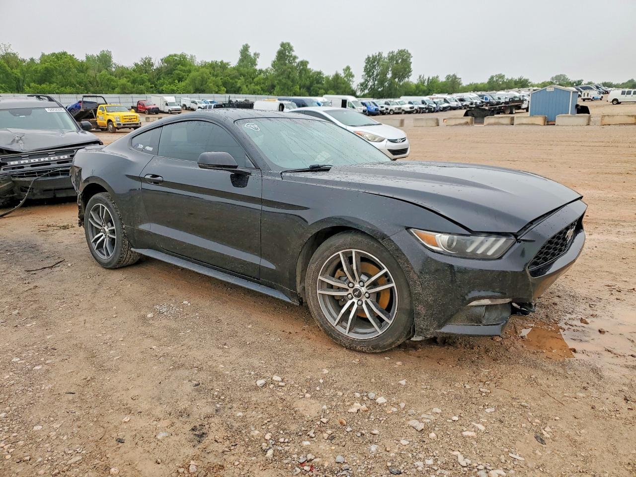 2017 Ford Mustang - zdjęcie 4