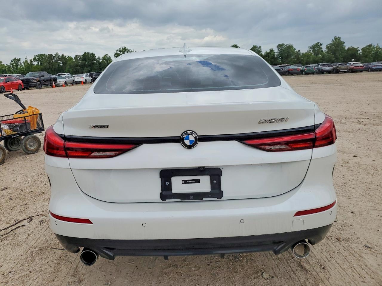 2024 BMW 228Xi - zdjęcie 6