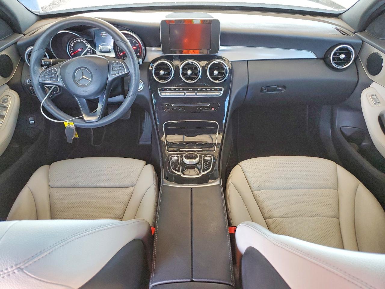 2018 Mercedes-Benz C 300 - zdjęcie 8