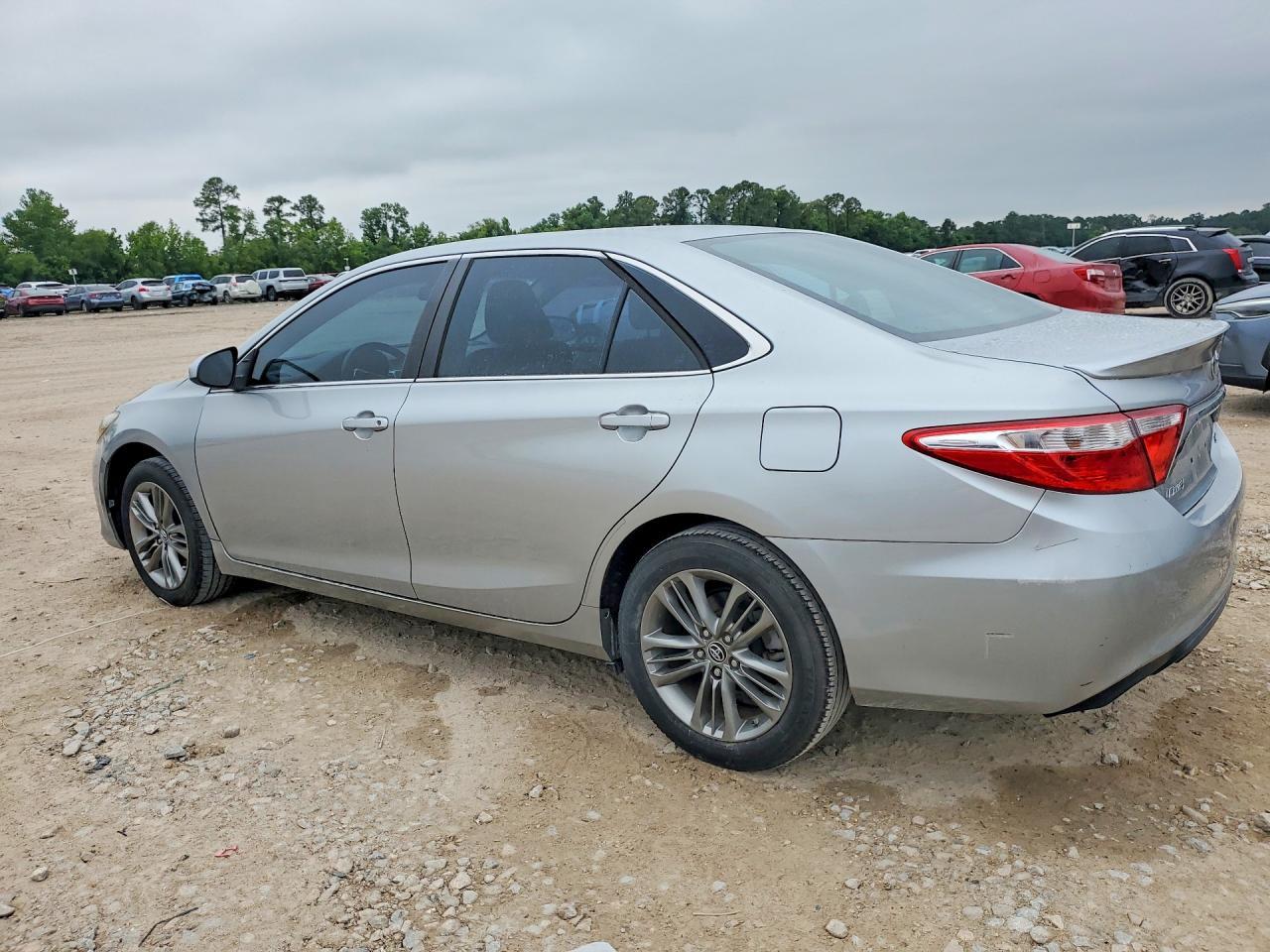 2016 Toyota Camry Base/Se/Le/Xle - zdjęcie 2
