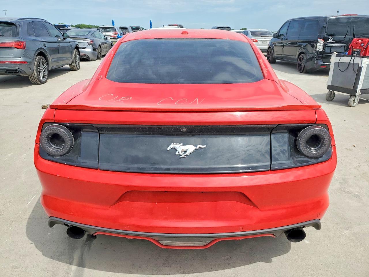 2016 Ford Mustang - zdjęcie 6