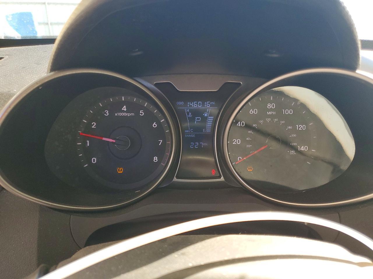 2016 Hyundai Veloster Base - zdjęcie 9