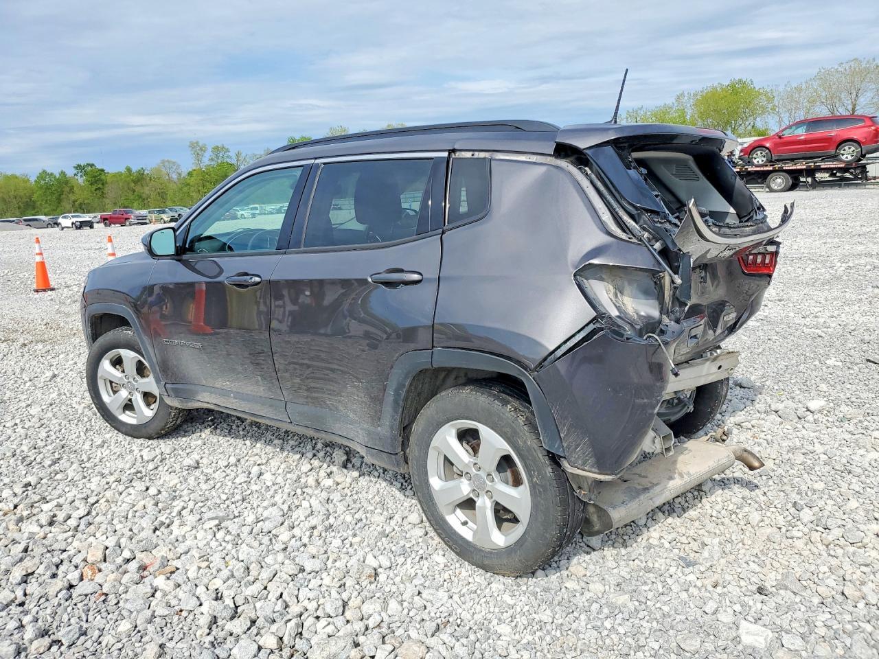 2019 Jeep Compass Latitude - zdjęcie 2