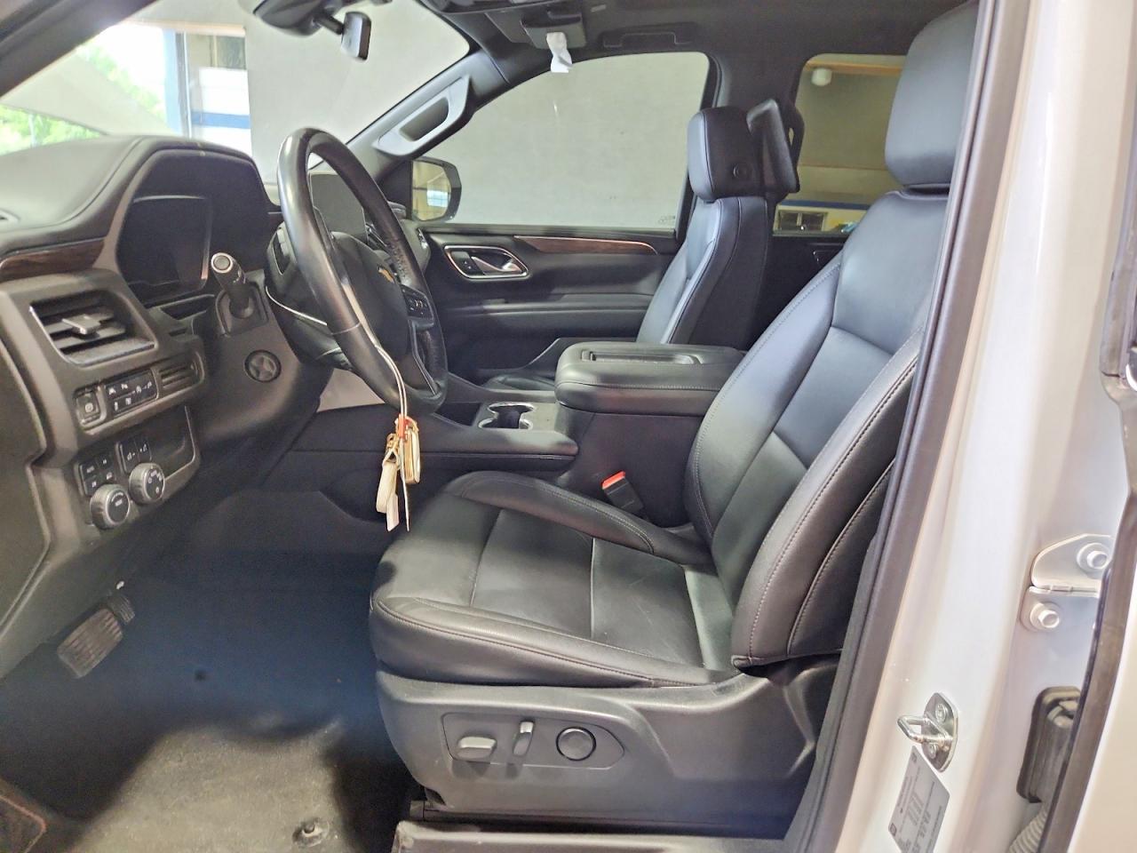 2022 Chevrolet Suburban K1500 Lt - zdjęcie 7